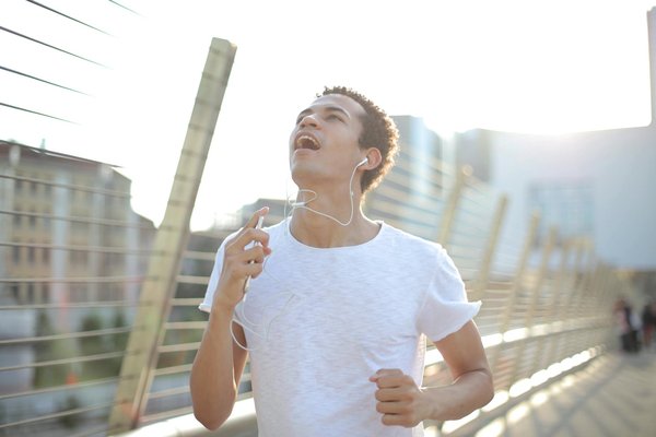 Quelles techniques de méditation peuvent aider à augmenter la productivité et la créativité?